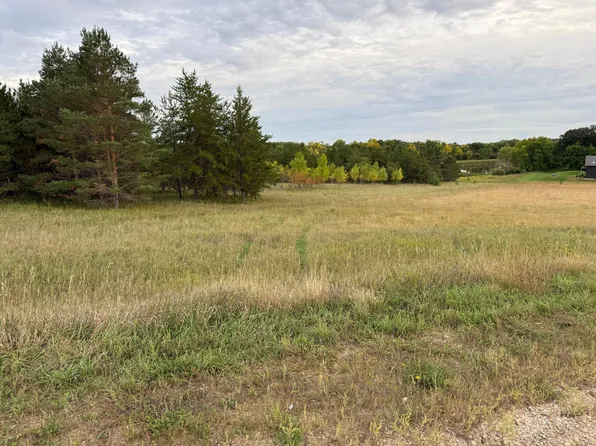 21 Creek View Dr, Pelican Rapids, MN 56572