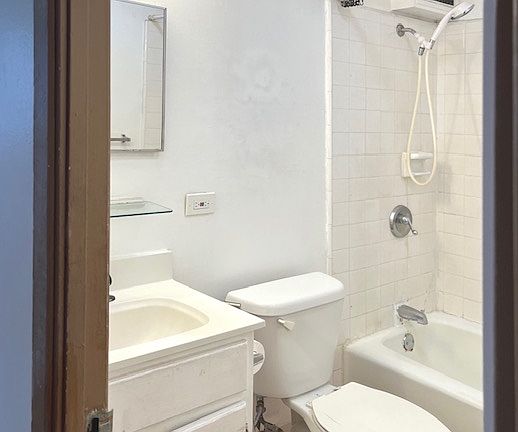 3rd image of 2631 Nahaku Pl APT 103