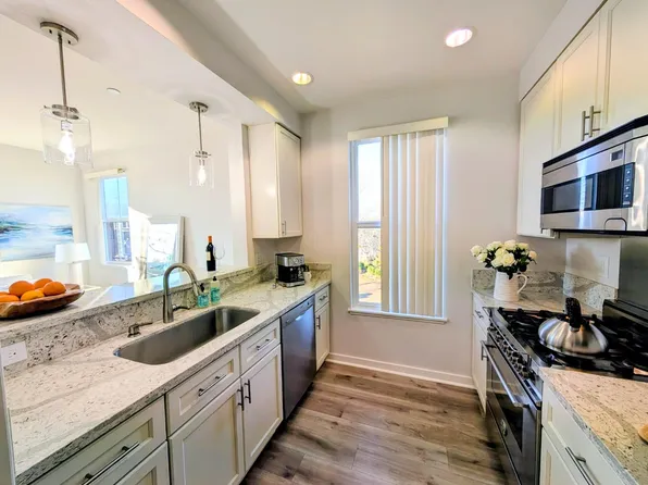 1066 41st Ave Unit A207, Capitola, CA 95010