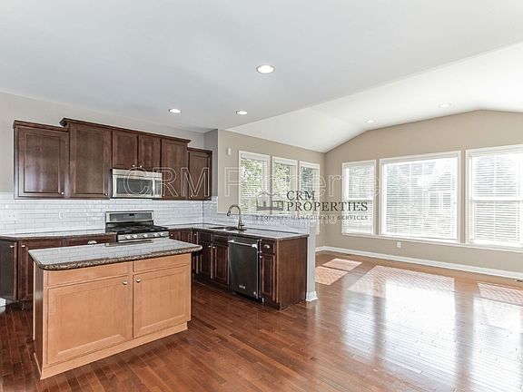 4th image of 13052 Whitten Dr N