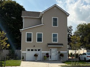 346 S Main St, Freeport, NY 11520