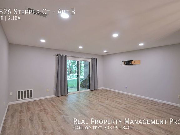 4th image of 3826 Steppes Ct #B
