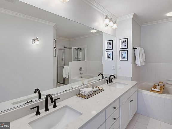 4th image of 5653 Vineyard Ct