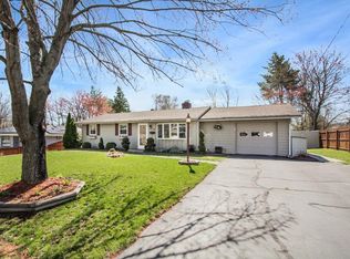 5 Wickford Rd, Framingham, MA 01701