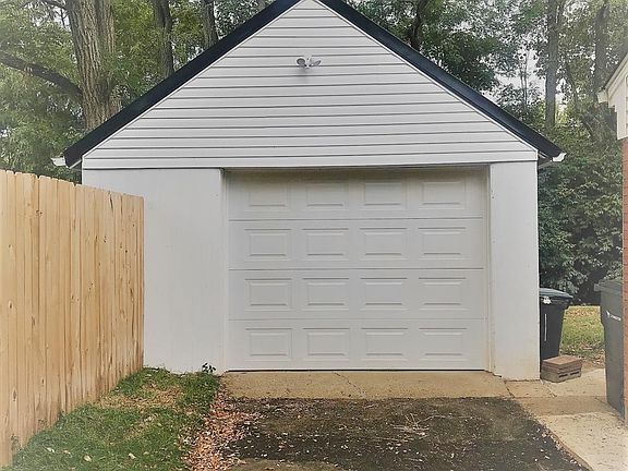 5th image of 1085 Birch Dr