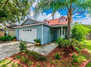 1312 Dew Bloom Rd, Valrico, FL 33594