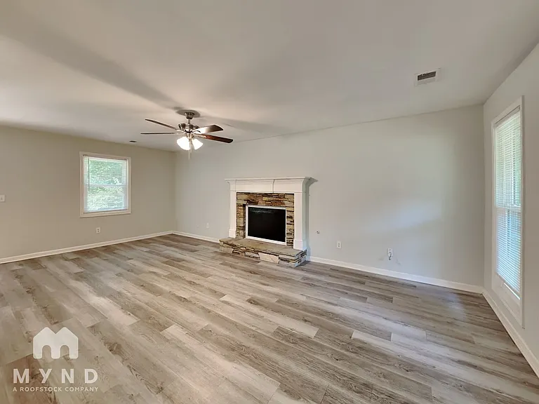 160 Thomas Crossing Dr — Photo 11