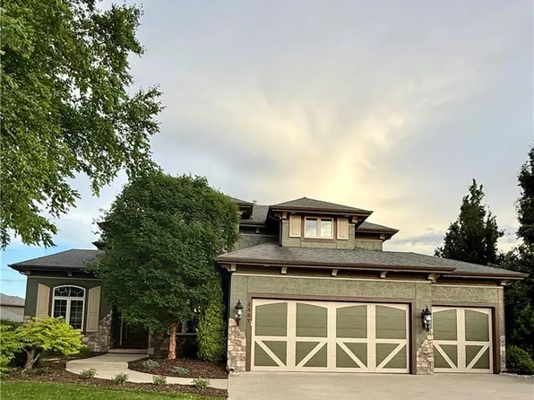 2437 NE Angel Fish Cir, Lees Summit, MO 64086