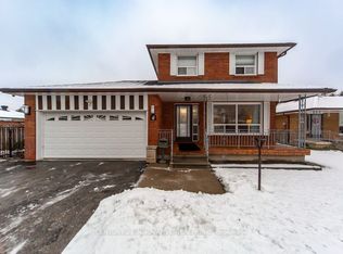 4 Albacore Cres, Toronto, ON M1H 2L3