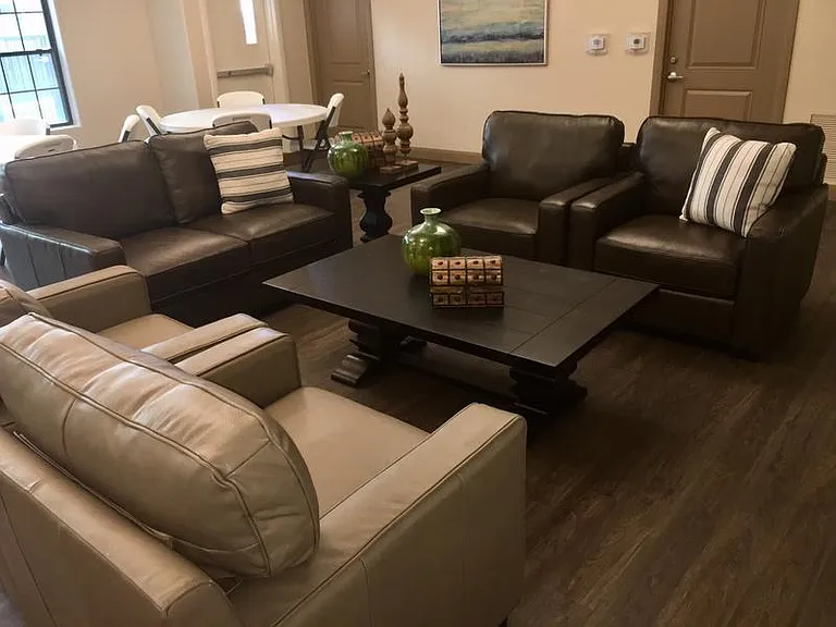 Meridian@101 Apartments — Photo 10