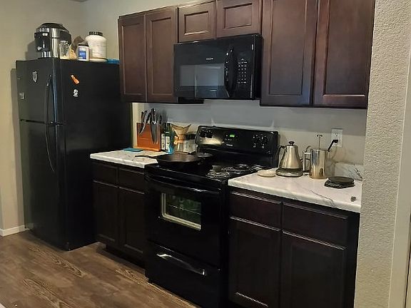 4th image of 221 E Anabranch Ct #221
