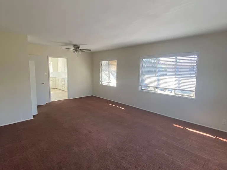 2090 Magnolia Ave — Photo 2