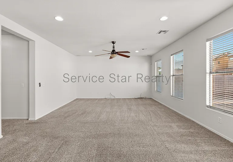 10122 W Albeniz Pl — Photo 11