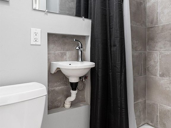 4th image of 1726 S East St #1726