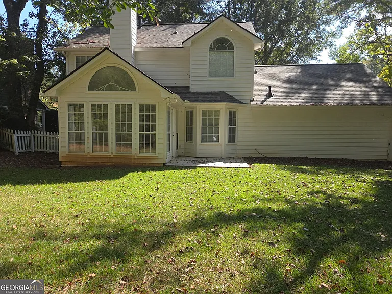 302 Henley Way — Photo 19