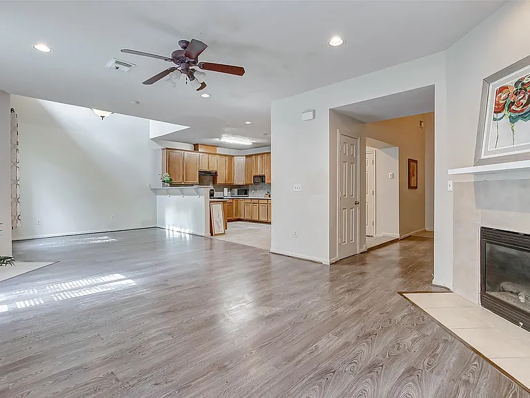 3742 E Ashford Villa Ln — Photo 9