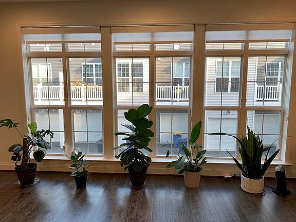 4th image of 304 Mayer Pl