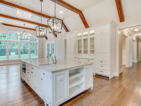 5th image of 23W480 Royal Oak Dr
