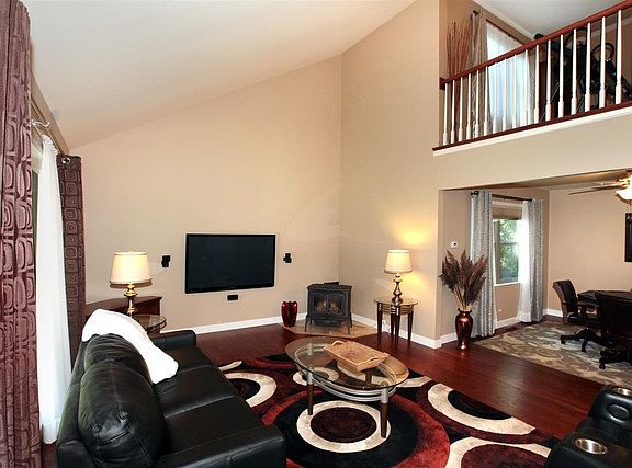 3rd image of 17593 W Dartmoor Dr