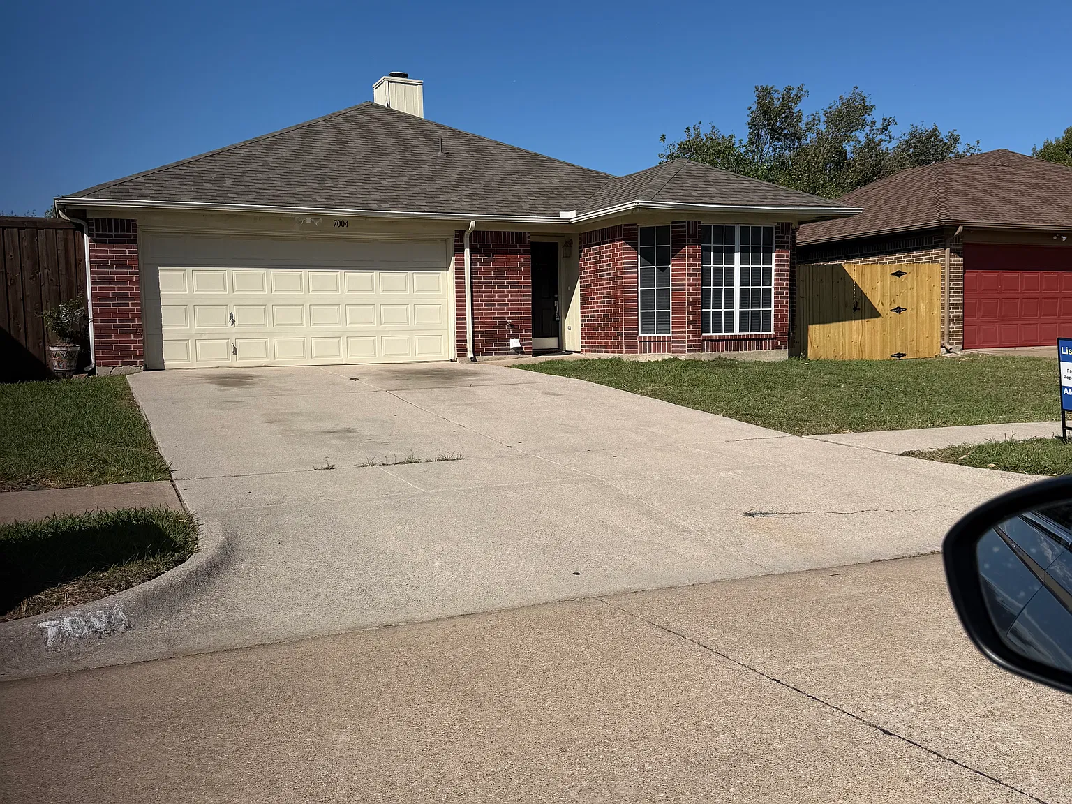 3 bed, 1320 sqft, $2,300 — Photo 3