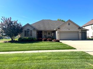 26525 S Lyndsay Dr, Channahon, IL 60410