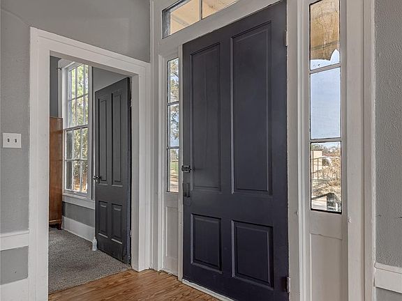 5th image of 1002 Old Madisonville Rd