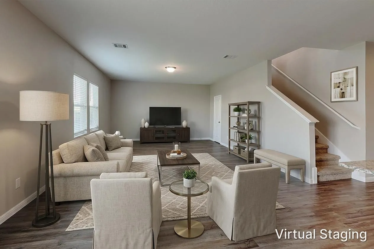 4 bed, 2.5 bath, 2338 sqft, $1,995 — Photo 2