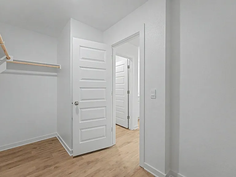 541 Nevada St — Photo 11