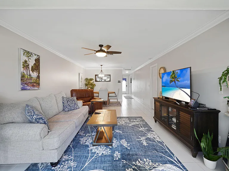 2835 SW 13th St #201 — Photo 19