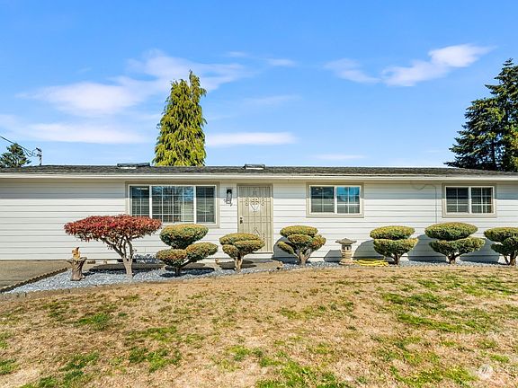 2nd image of 909 135th Street Ct S