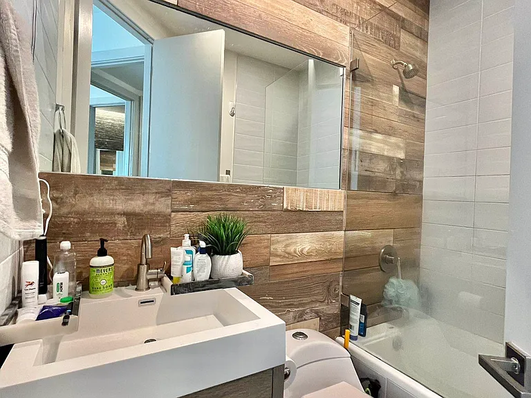 376 Graham Ave #2R — Photo 12