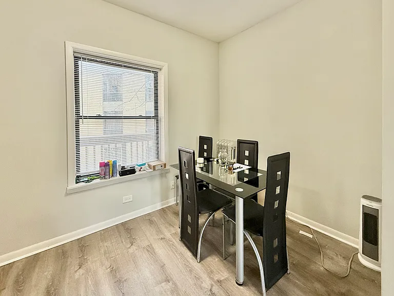 7637 N Rogers Ave #2E — Photo 3