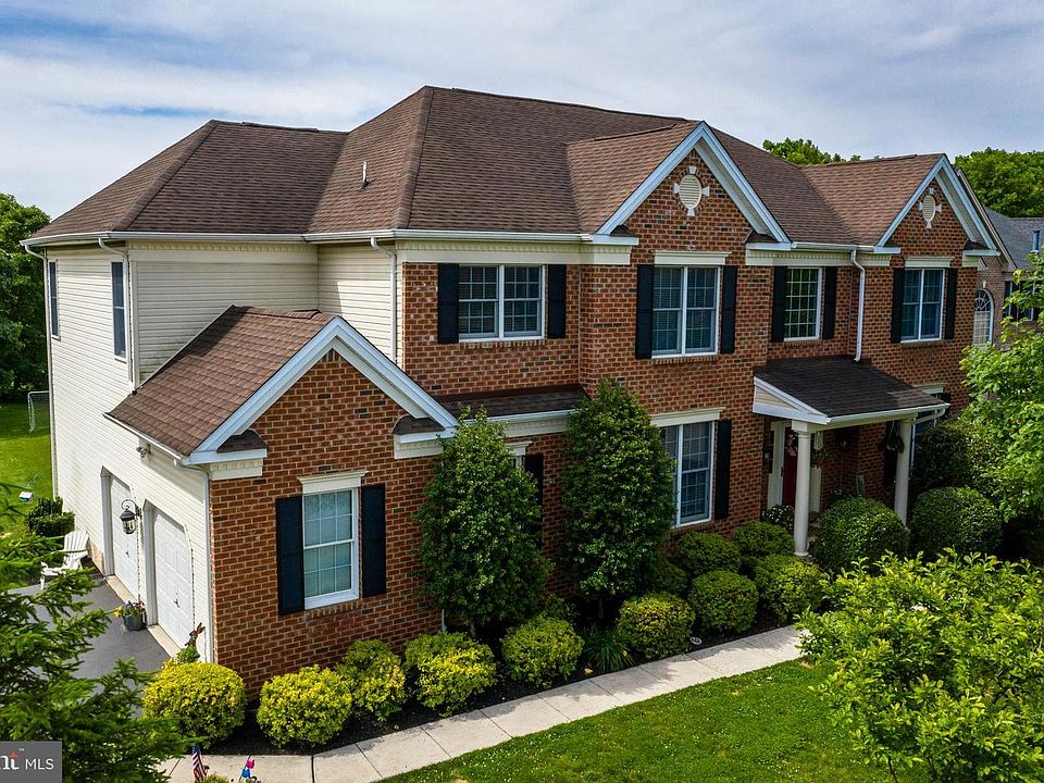 1st image of 421 Prescott Dr