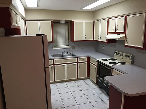 2nd image of 3620 Gumwood Ave