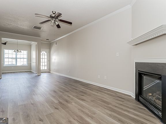3rd image of 7773 Newbury Dr