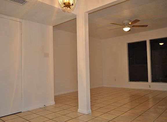 3rd image of 7001 Woodhue Dr