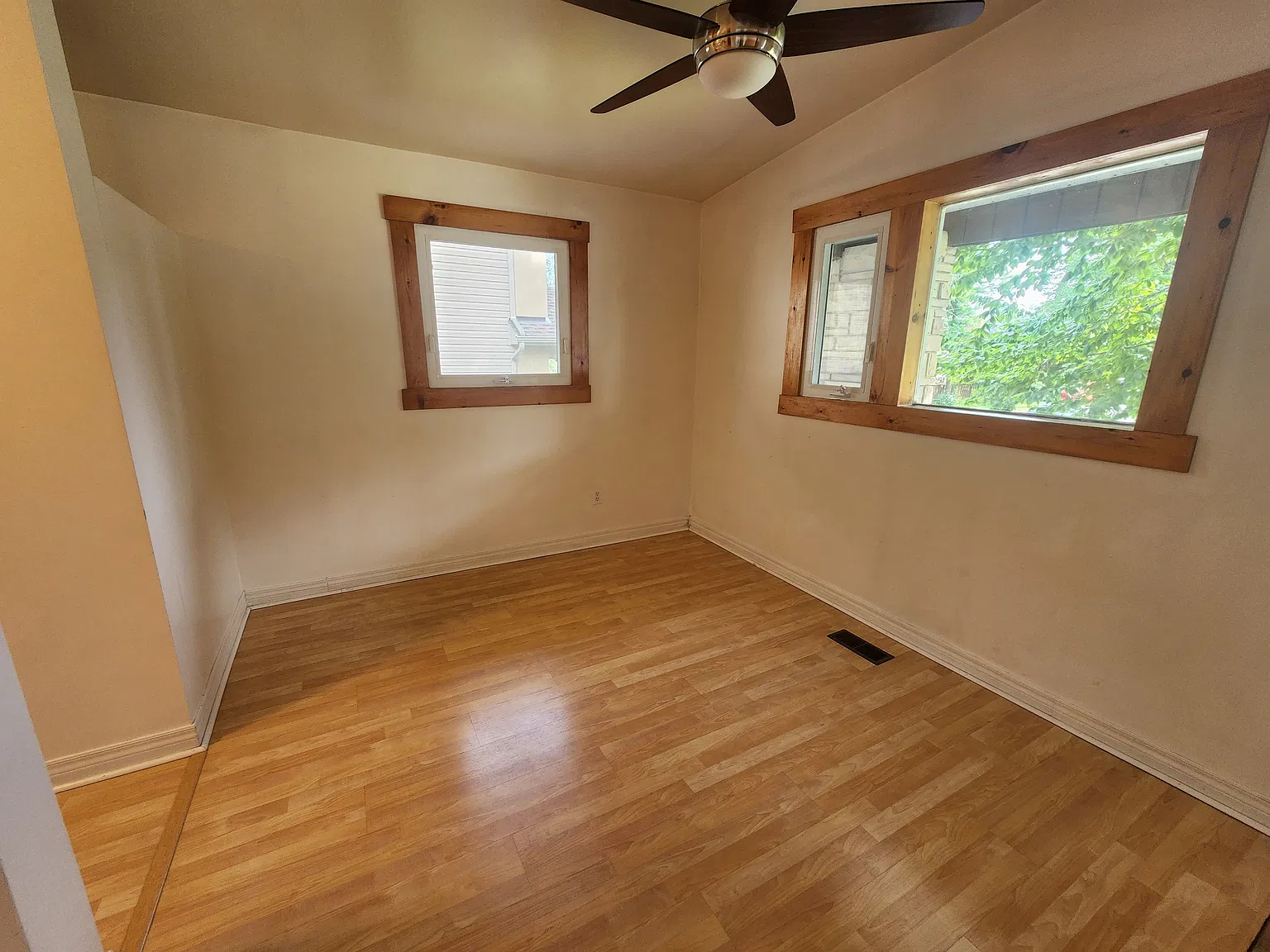 844 Norton Avenue — Photo 4