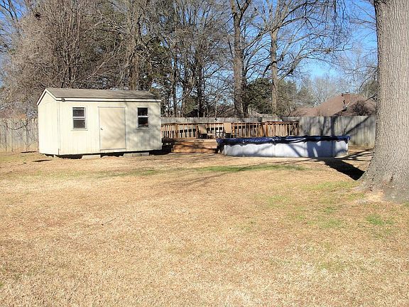 4th image of 907 Brown Dr
