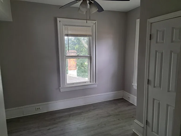 100 Railroad Ave #2 — Photo 5