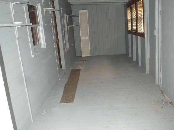 enclosed back deck/room
