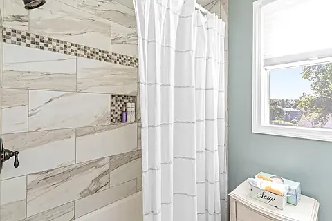 210 Summit St — Photo 18