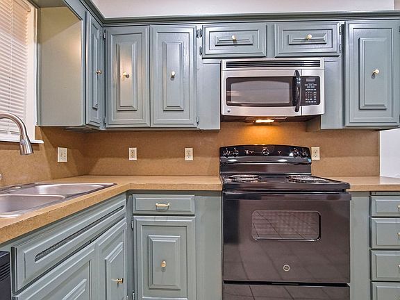 5th image of 4118 SE 14th St