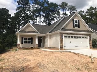 225 N Brackenfern Ln, Southern Pines, NC 28387