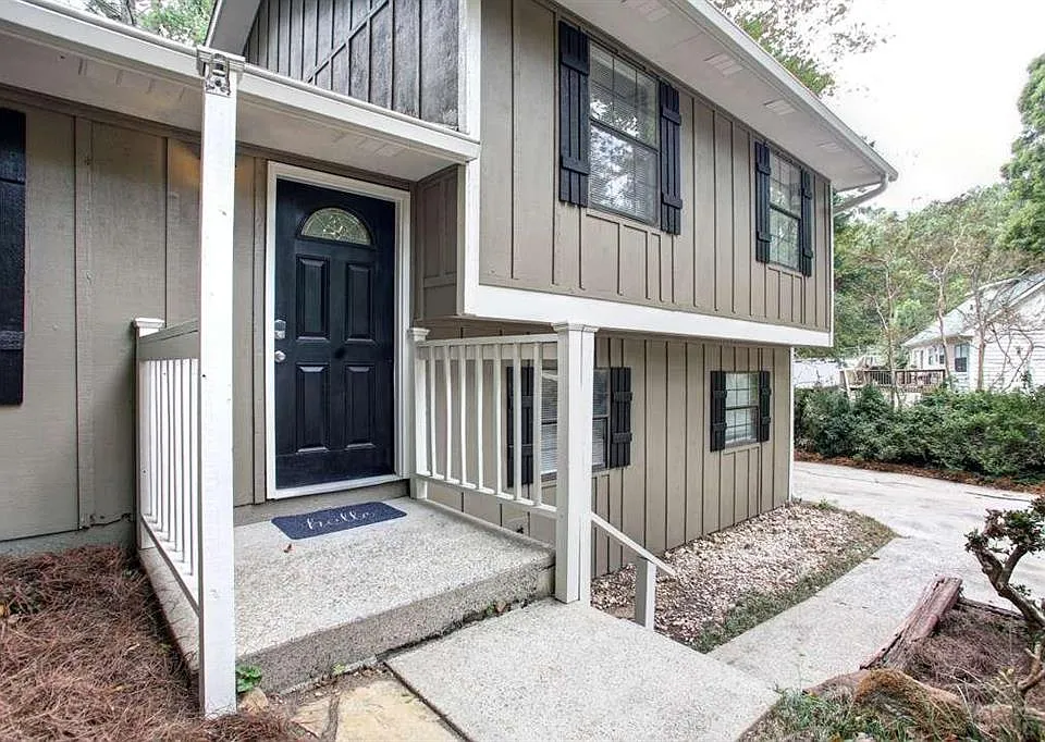Creek Mill Dr NW