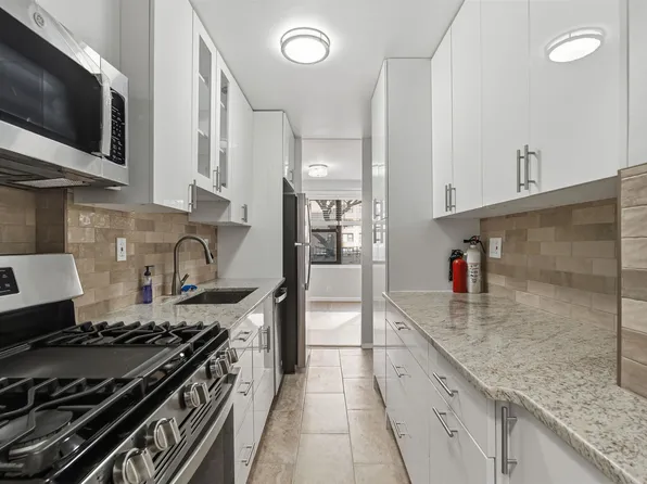 225 Saint Pauls Ave APT 2F, Jersey City, NJ 07306