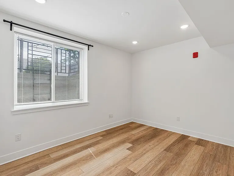 Brand New Luxury Apartments West Philly — Photo 30