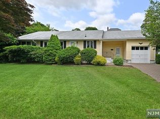 65 Meadow Ave, Mahwah, NJ 07430