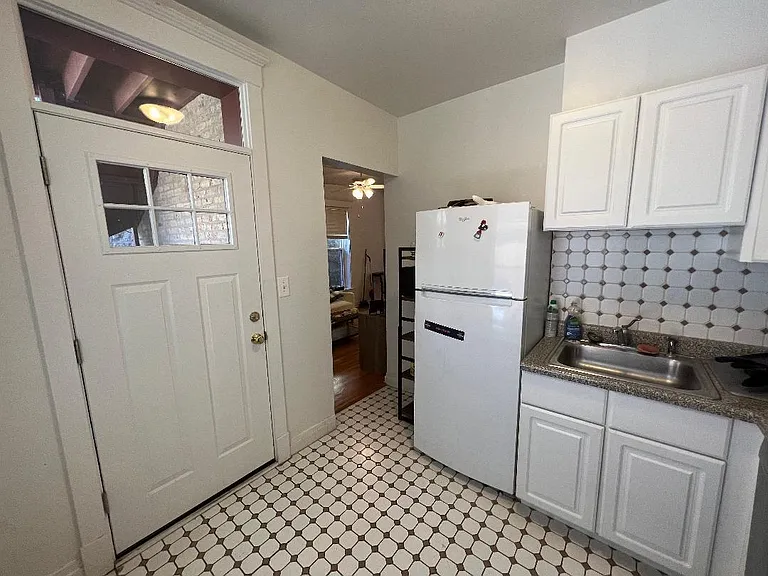 852 W Diversey Pkwy #1R — Photo 10