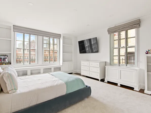 333 East 68th Street image 13 of 20