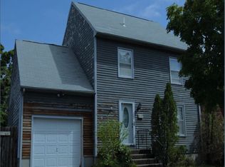 17 Ruzzi St, Cranston, RI 02920